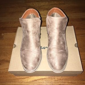 ~SEVEN~ tan/brown booties